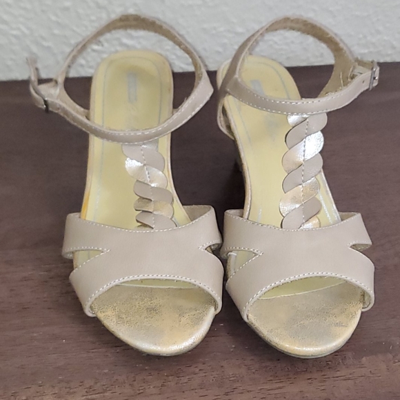 Tender Tootsies $20 Shoes Size 7 - Picture 2 of 3